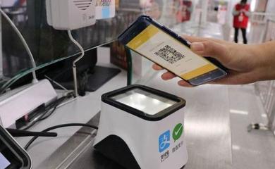 強大到外國友人的心窩里 無現金掃碼支付，讓法國小伙不想回家